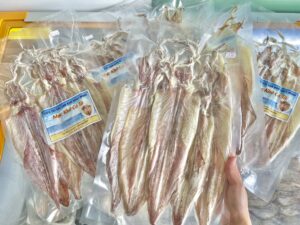 Ngư dân đảo Cô Tô Quảng Ninh chia sẻ bí quyết chọn mực khô Cô Tô chuẩn ngon Ngư dân đảo Cô Tô Quảng Ninh chia sẻ bí quyết chọn mực khô Cô Tô chuẩn ngon